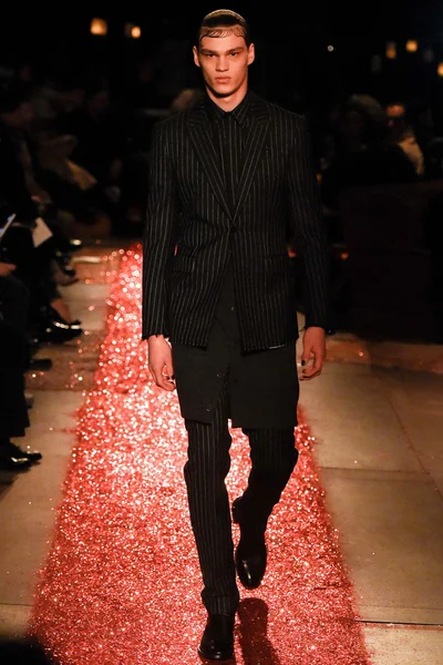 Look 1